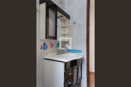 Casa à venda com 120m², 2 quartos e 2 vagas Casa à venda com 120m², 2 quartos e 2 vagasBanheiro