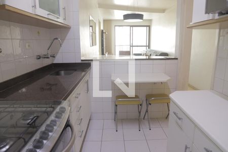 Apartamento à venda com 64m², 2 quartos e 1 vagaCozinha 