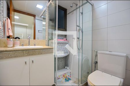 Apartamento à venda com 76m², 2 quartos e 2 vagasBanheiro da Suíte 2