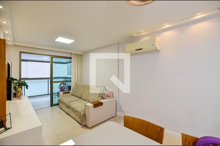 Sala de apartamento à venda com 2 quartos, 76m² em Icaraí, Niterói