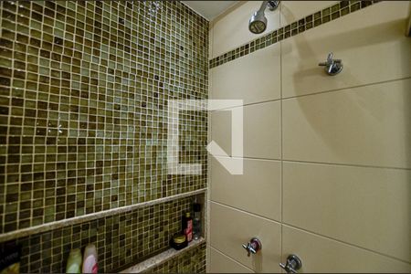 Apartamento à venda com 76m², 2 quartos e 2 vagasBanheiro da Suíte