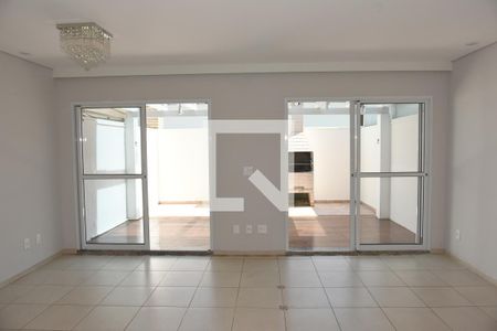Sala de casa de condomínio para alugar com 3 quartos, 148m² em Vila Sofia, São Paulo