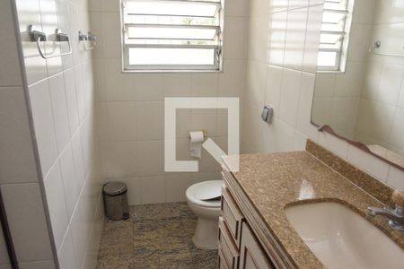 Casa para alugar com 158m², 3 quartos e 2 vagasBanheiro da Suíte