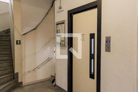 Apartamento à venda com 81m², 3 quartos e sem vagaElevador 