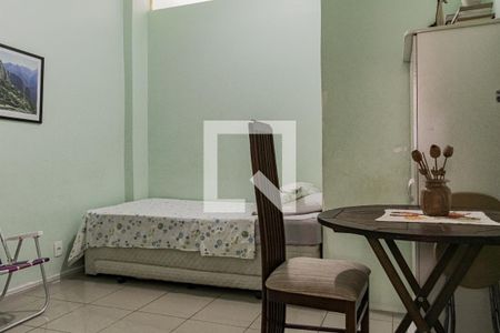 Quarto 1 de apartamento à venda com 3 quartos, 81m² em Copacabana, Rio de Janeiro