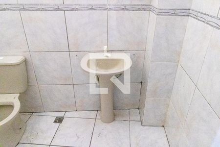 Banheiro de casa para alugar com 1 quarto, 51m² em Campo Grande, Rio de Janeiro