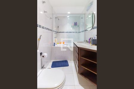 Apartamento à venda com 105m², 3 quartos e 2 vagasBanheiro da Suíte 