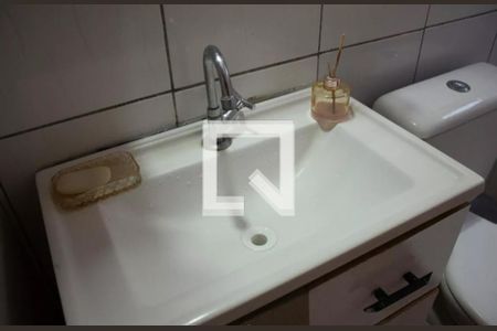 Banheiro de casa para alugar com 2 quartos, 50m² em Cecília, Viamão