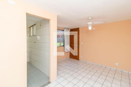 Sala de apartamento para alugar com 1 quarto, 37m² em Cacuia, Rio de Janeiro
