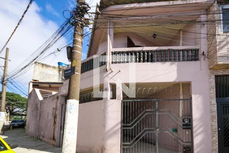 Casa para alugar com 120m², 3 quartos e 2 vagas Casa para alugar com 120m², 3 quartos e 2 vagasFachada
