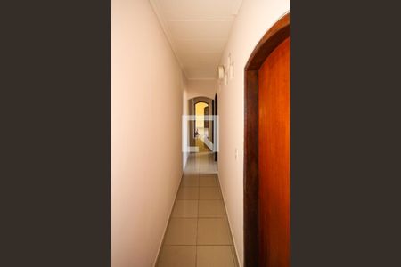 Corredor de casa para alugar com 3 quartos, 120m² em Cidade Satélite Santa Bárbara, São Paulo
