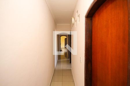 Corredor de casa para alugar com 3 quartos, 120m² em Cidade Satélite Santa Bárbara, São Paulo