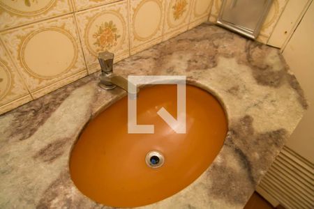 Casa à venda com 300m², 3 quartos e 4 vagasBanheiro da Suíte - Pia