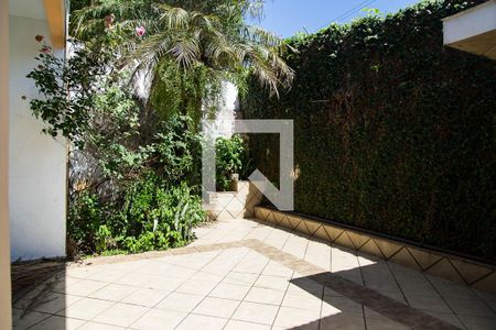 Casa à venda com 300m², 3 quartos e 4 vagasGaragem - Jardim