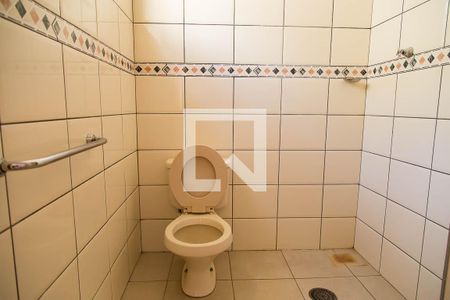 Casa à venda com 300m², 3 quartos e 4 vagasBanheiro da Edícula