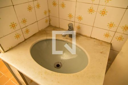 Casa à venda com 300m², 3 quartos e 4 vagasBanheiro Social - Pia