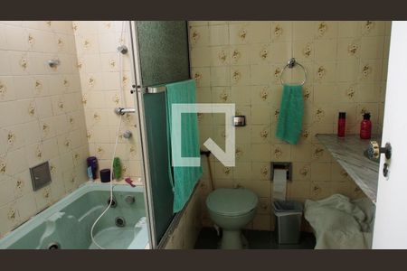 Casa à venda com 220m², 3 quartos e 2 vagasBanheiro da Suíte