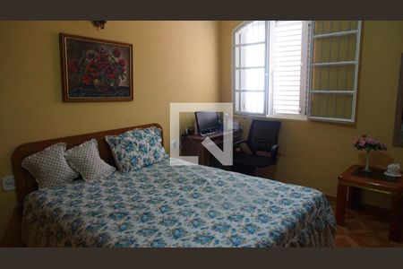 Casa à venda com 220m², 3 quartos e 2 vagasSuíte