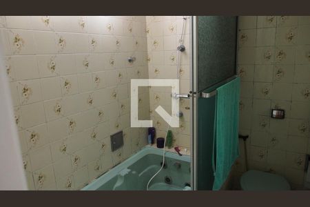 Casa à venda com 220m², 3 quartos e 2 vagasBanheiro da Suíte