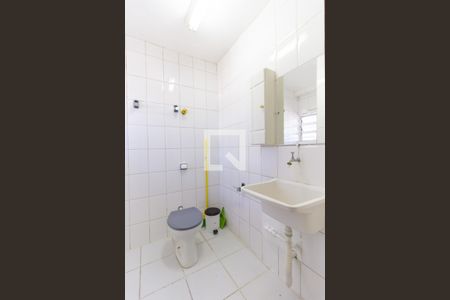 Banheiro  de kitnet/studio para alugar com 1 quarto, 30m² em Liberdade, São Paulo