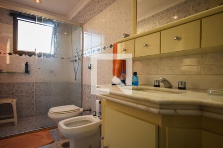 Apartamento à venda com 242m², 3 quartos e 4 vagas Apartamento à venda com 242m², 3 quartos e 4 vagasBanheiro suíte 1