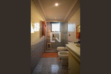 Apartamento à venda com 242m², 3 quartos e 4 vagas Apartamento à venda com 242m², 3 quartos e 4 vagasBanheiro suíte 1