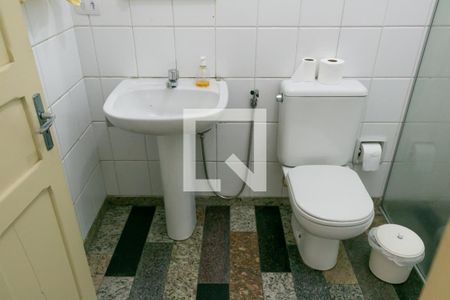 Casa à venda com 340m², 3 quartos e 8 vagasBanheiro 1