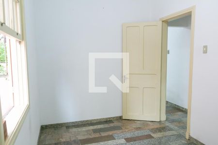 Casa à venda com 340m², 3 quartos e 8 vagasQuarto 2