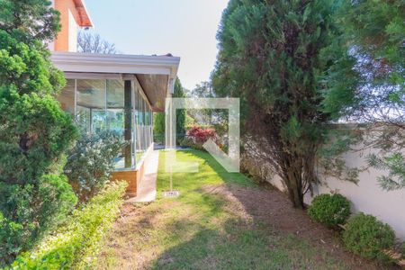 Casa à venda com 530m², 5 quartos e 5 vagas Casa à venda com 530m², 5 quartos e 5 vagasJardim