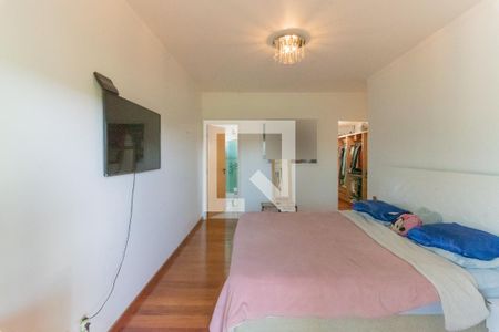 Casa à venda com 530m², 5 quartos e 5 vagas Casa à venda com 530m², 5 quartos e 5 vagasSuíte 1