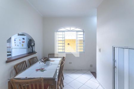 Casa à venda com 210m², 4 quartos e 2 vagas Casa à venda com 210m², 4 quartos e 2 vagasCozinha