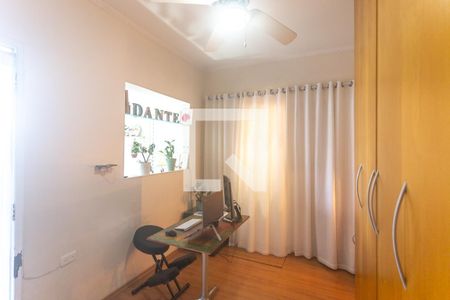 Casa à venda com 210m², 4 quartos e 2 vagas Casa à venda com 210m², 4 quartos e 2 vagasCloset suíte