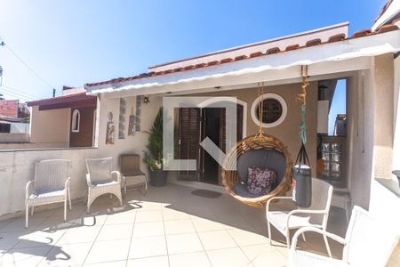 Casa à venda com 210m², 4 quartos e 2 vagas Casa à venda com 210m², 4 quartos e 2 vagasVaranda quarto 2