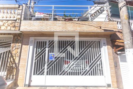 Casa à venda com 210m², 4 quartos e 2 vagas Casa à venda com 210m², 4 quartos e 2 vagasFachada