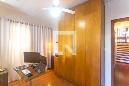 Casa à venda com 210m², 4 quartos e 2 vagas Casa à venda com 210m², 4 quartos e 2 vagasCloset suíte