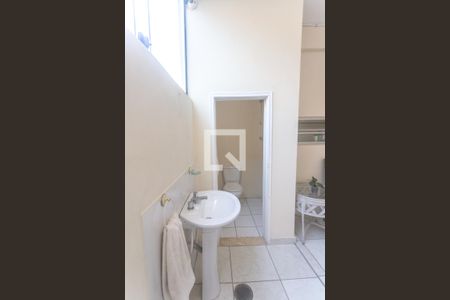 Casa à venda com 210m², 4 quartos e 2 vagas Casa à venda com 210m², 4 quartos e 2 vagasBanheiro suíte