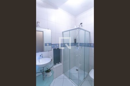 Casa à venda com 210m², 4 quartos e 2 vagas Casa à venda com 210m², 4 quartos e 2 vagasBanheiro social