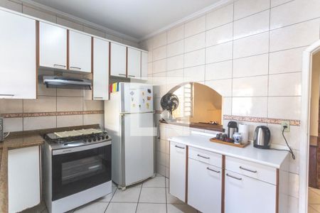 Casa à venda com 210m², 4 quartos e 2 vagas Casa à venda com 210m², 4 quartos e 2 vagasCozinha