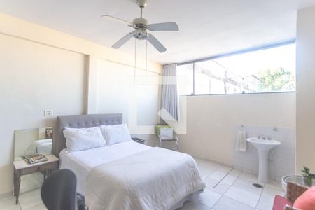 Casa à venda com 210m², 4 quartos e 2 vagas Casa à venda com 210m², 4 quartos e 2 vagasSuíte
