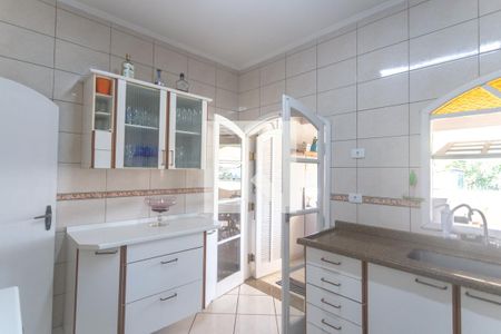 Casa à venda com 210m², 4 quartos e 2 vagas Casa à venda com 210m², 4 quartos e 2 vagasCozinha