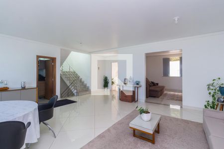 Sala de casa à venda com 4 quartos, 395m² em Estoril, Belo Horizonte