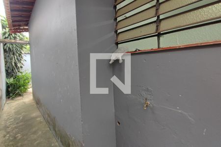 Casa à venda com 104m², 3 quartos e 3 vagasCorredor - Quintal