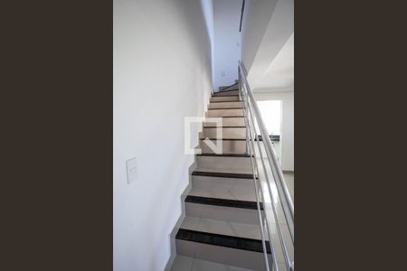 Apartamento para alugar com 108m², 2 quartos e 2 vagasEscada