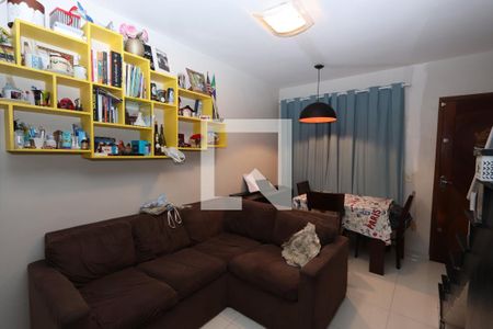 Sala de casa de condomínio para alugar com 2 quartos, 75m² em Vila Bela, São Paulo