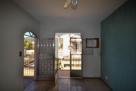 Sala de casa de condomínio para alugar com 2 quartos, 63m² em Luz, Nova Iguaçu