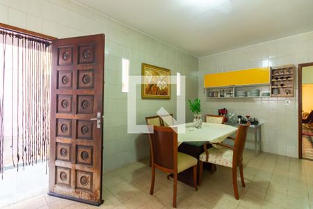 Casa à venda com 165m², 3 quartos e 2 vagasCozinha