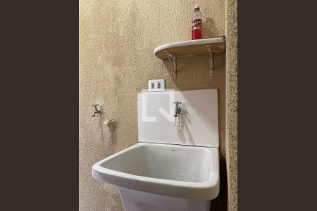 Casa de condomínio à venda com 68m², 3 quartos e 1 vagaÁrea de Serviço