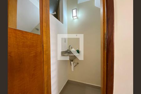 Casa de condomínio à venda com 68m², 3 quartos e 1 vagaLavabo