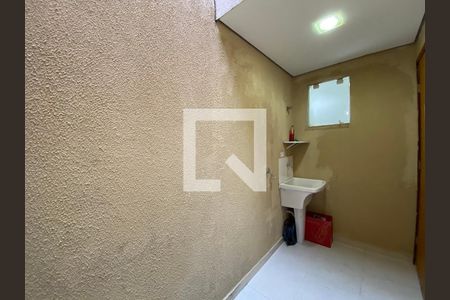 Casa de condomínio à venda com 68m², 3 quartos e 1 vagaÁrea de Serviço