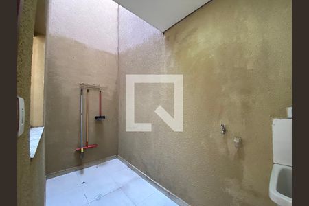 Casa de condomínio à venda com 68m², 3 quartos e 1 vagaÁrea de Serviço